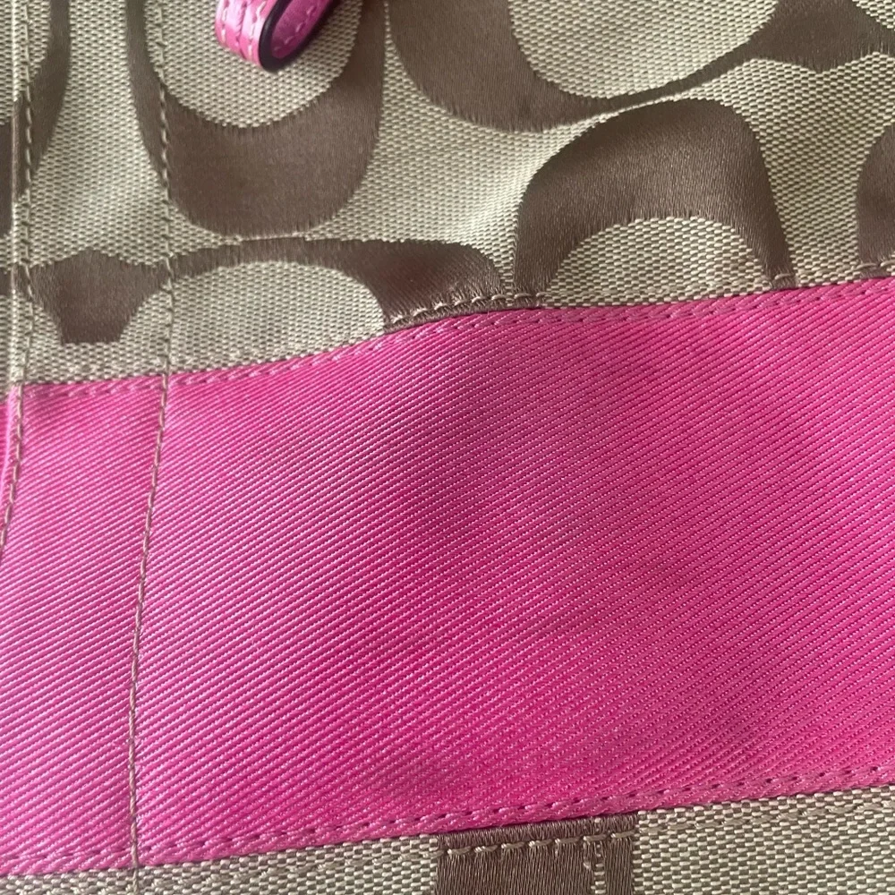 Coach bag. Authentic. - Picture 8 of 9